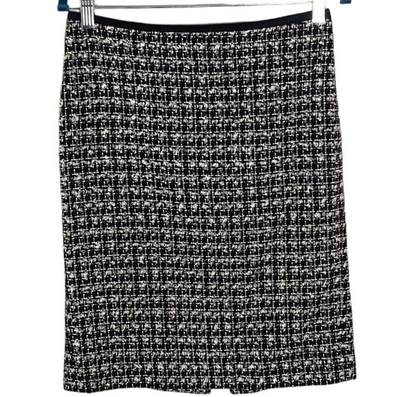 Talbots Womens Back Slit Zip Tweed Midi Pencil Skirt Black White Size 2P Career - Picture 2 of 9